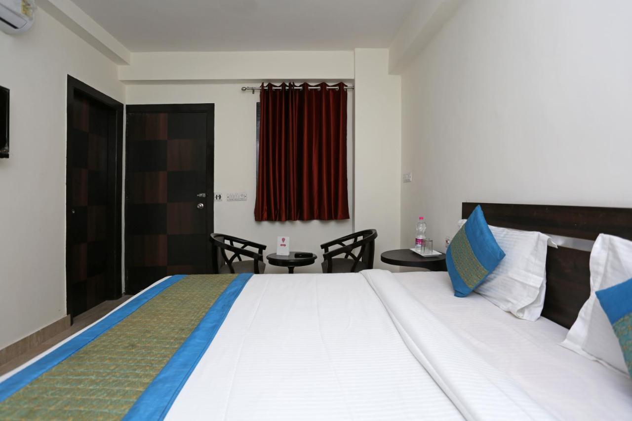 Hotel The Westend Green Нью-Дели Экстерьер фото