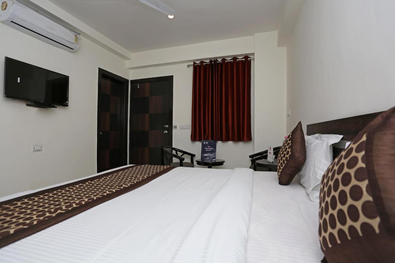 Hotel The Westend Green Нью-Дели Экстерьер фото